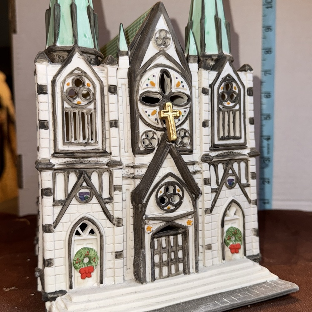 🐈‍⬛ Heritage Village Christmas in the City Series “Cathedral “(R) - Picture 2 of 12